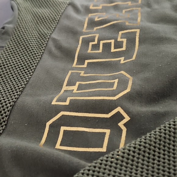 Kaki Green Queen Shirt - Picture 2 of 3